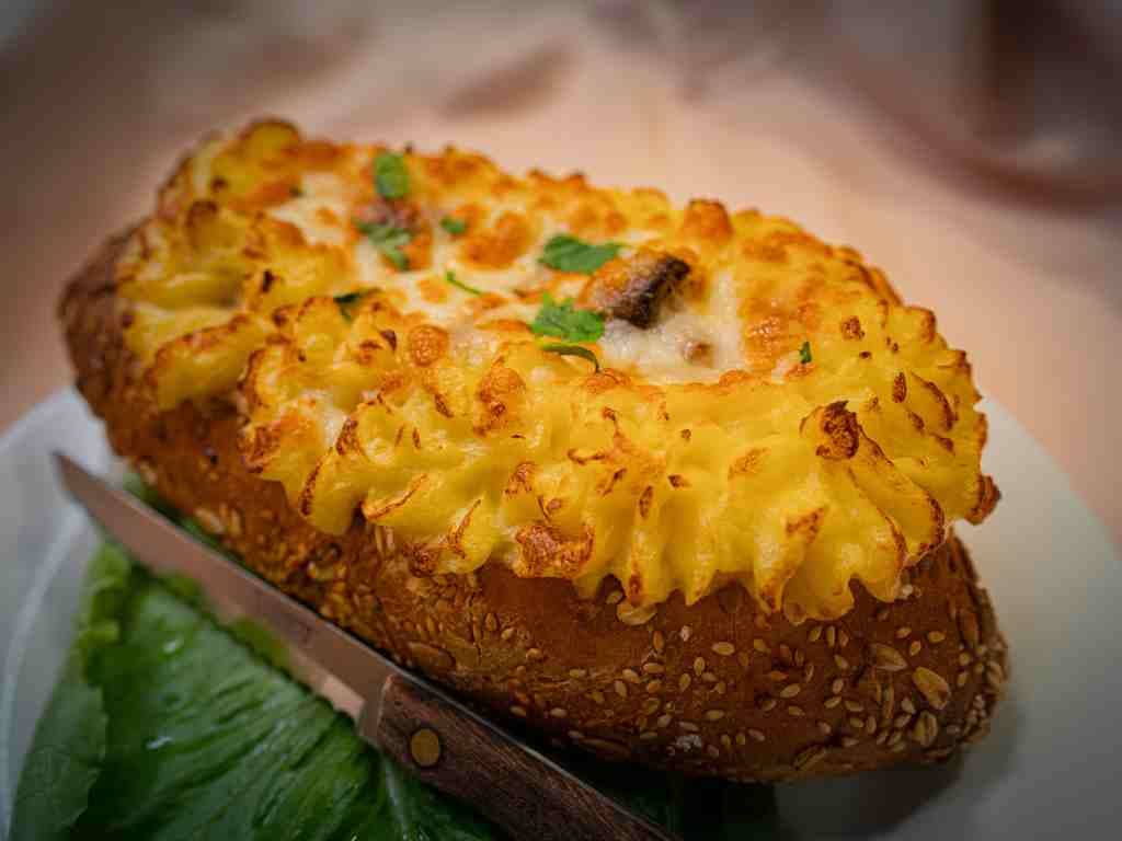 Жаркое из языка в хлебе - DaVinci Restaurant